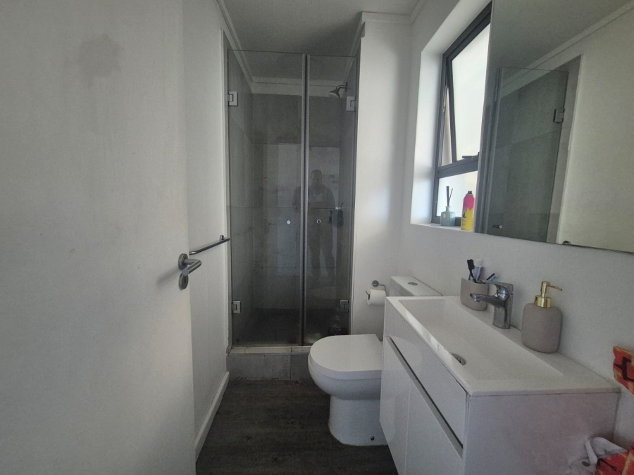 To Let 2 Bedroom Property for Rent in Zonnebloem Western Cape